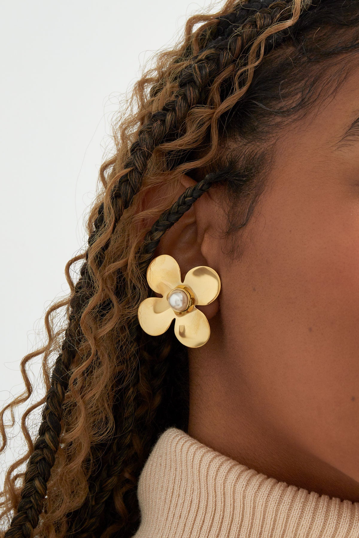 statement earrings floral pearl