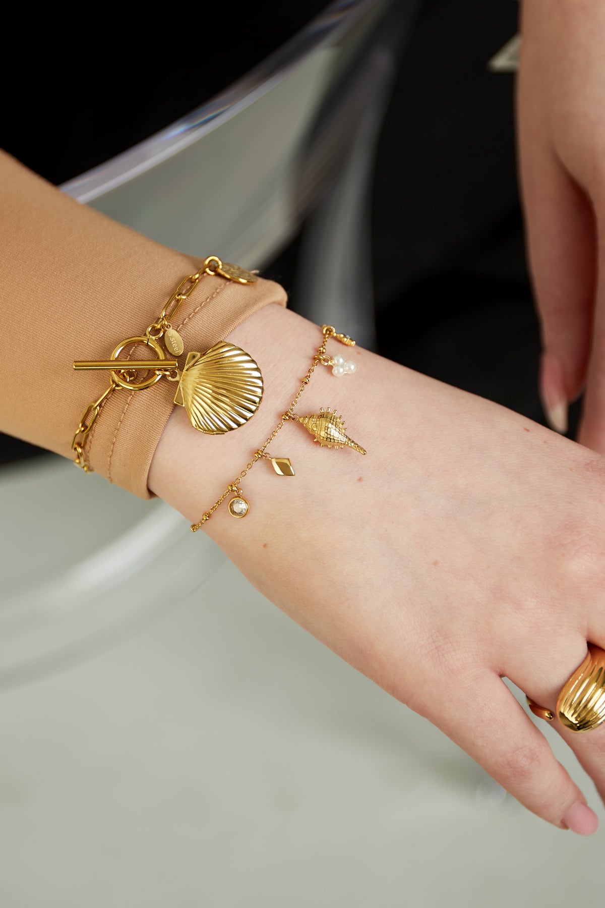 bracelet with shell charm