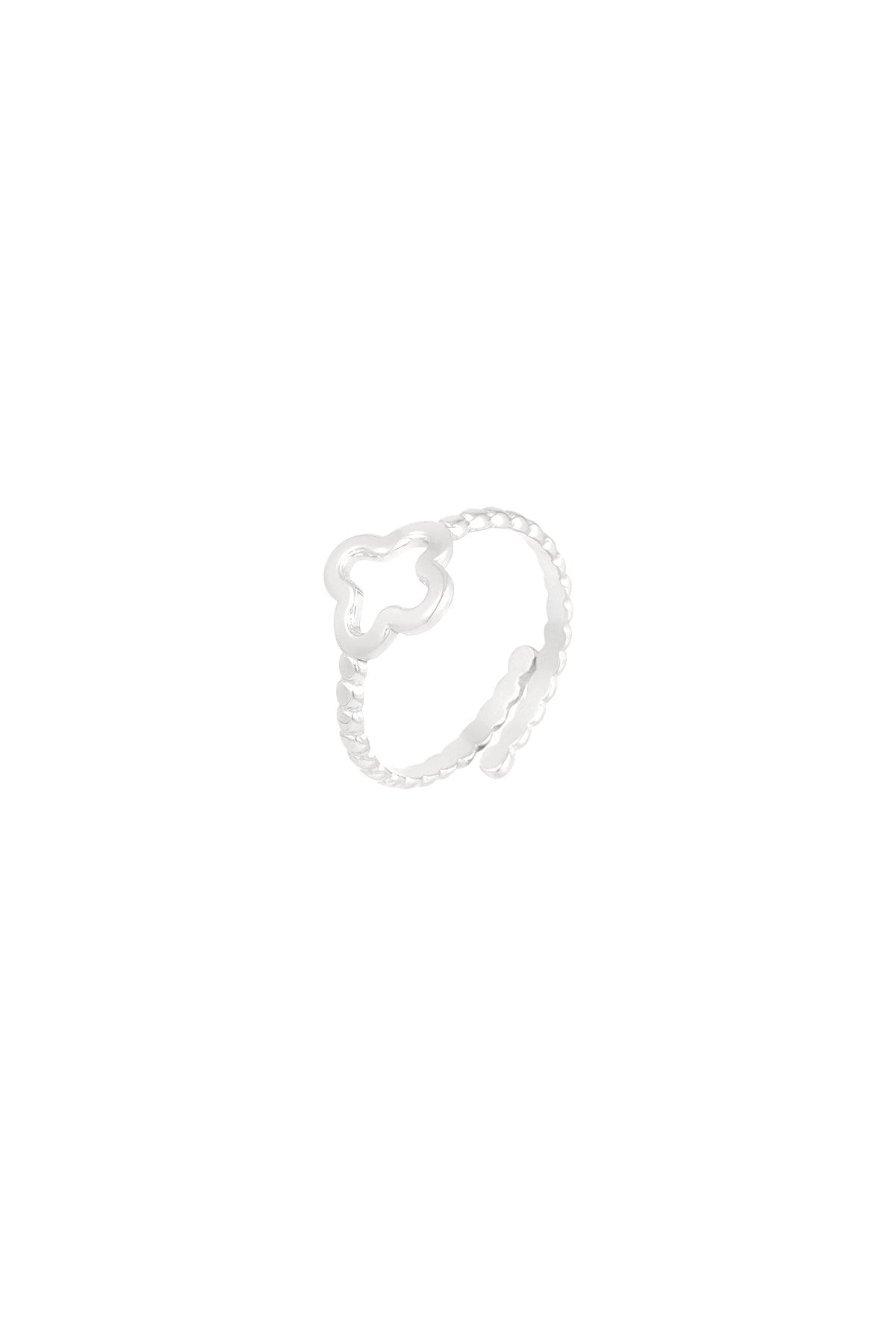 twisted ring with clover