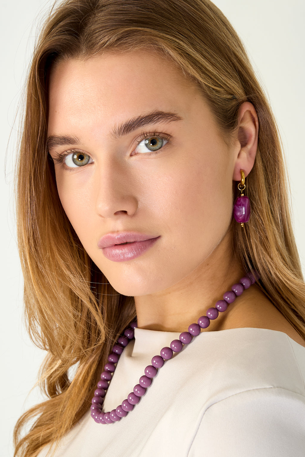Earrings with organic beads