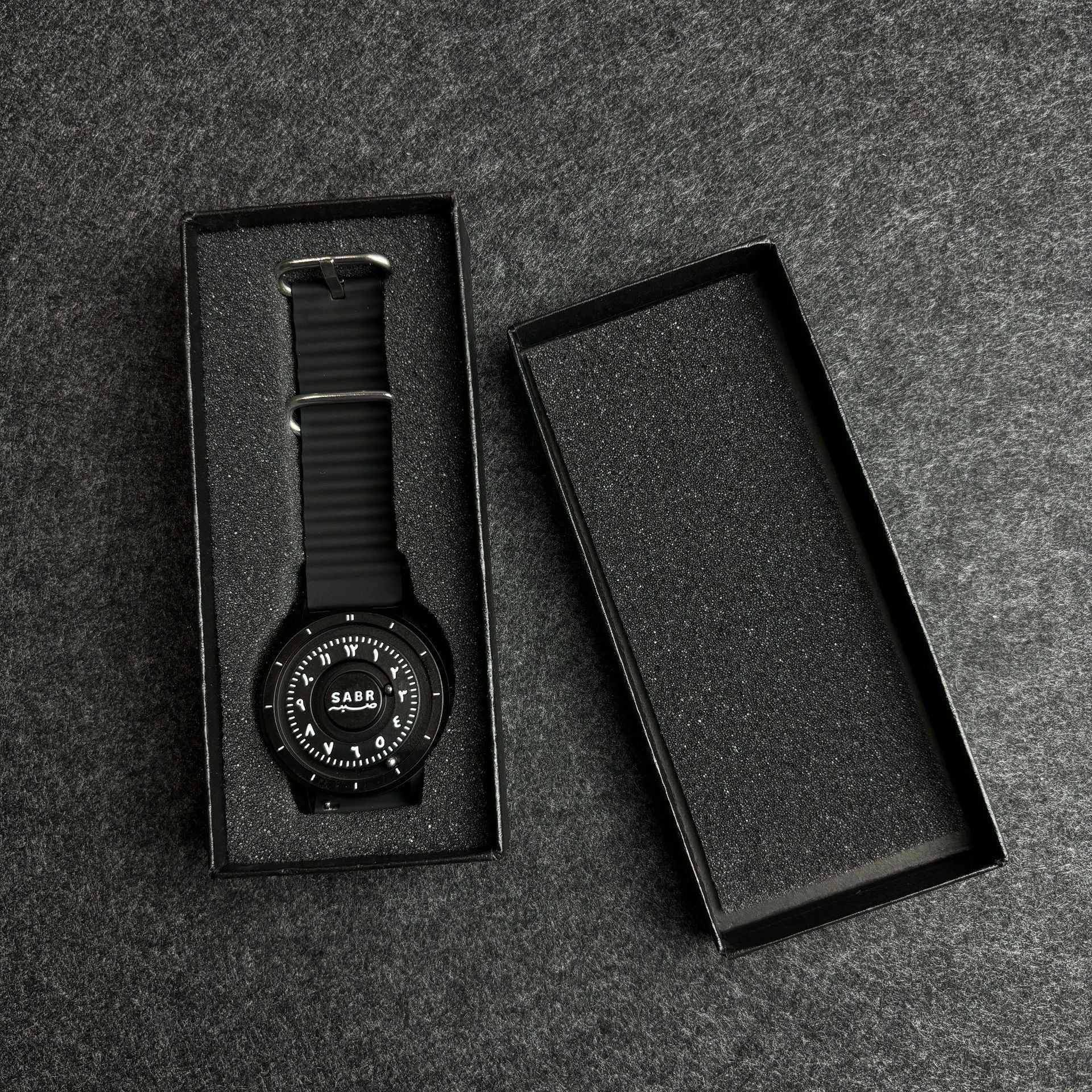 Casual Arabic Numeral Quartz Men's Watch with Magnetic Floating Design, Water Resistant, Fashionable and Unique Style