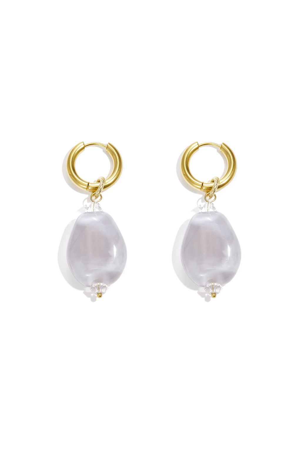 Earrings with asymmetrical bead